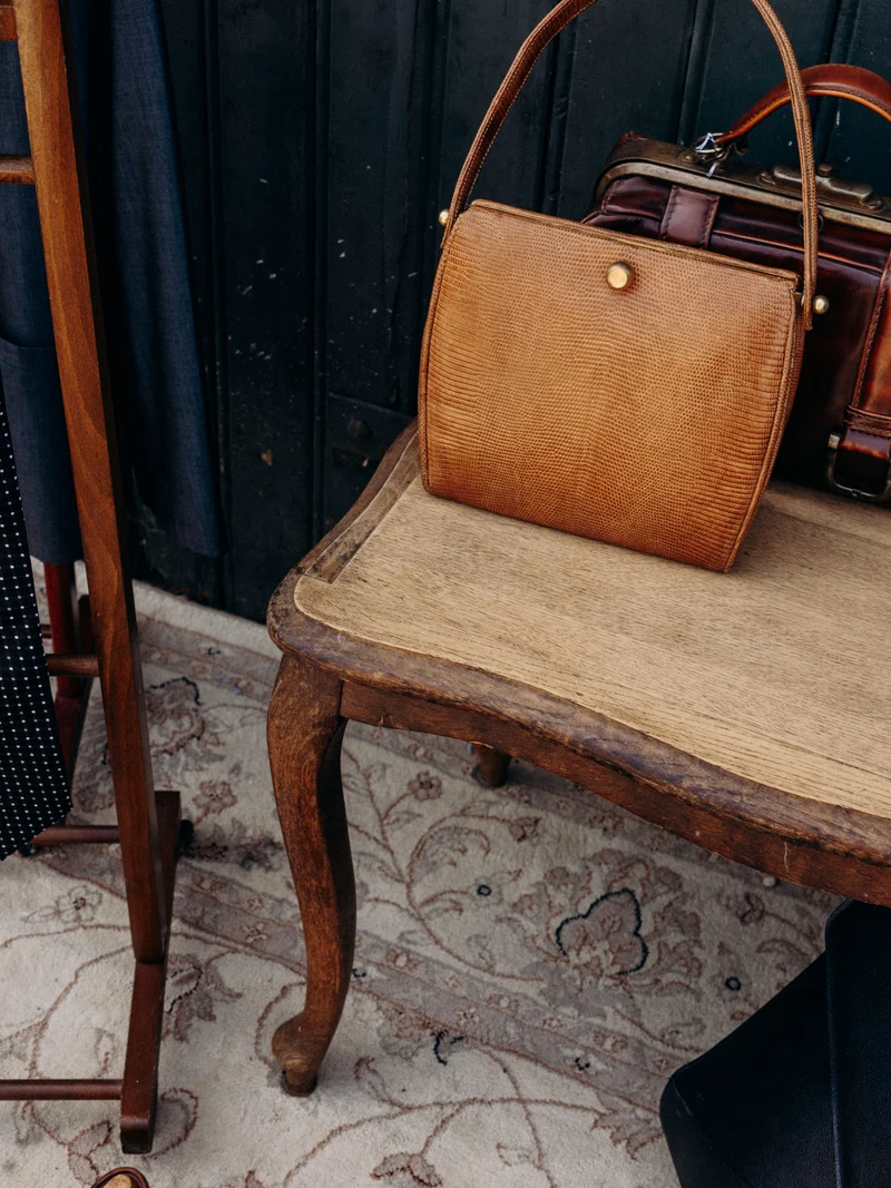 Francine, la table d'appoint élégante et rustique N°1029