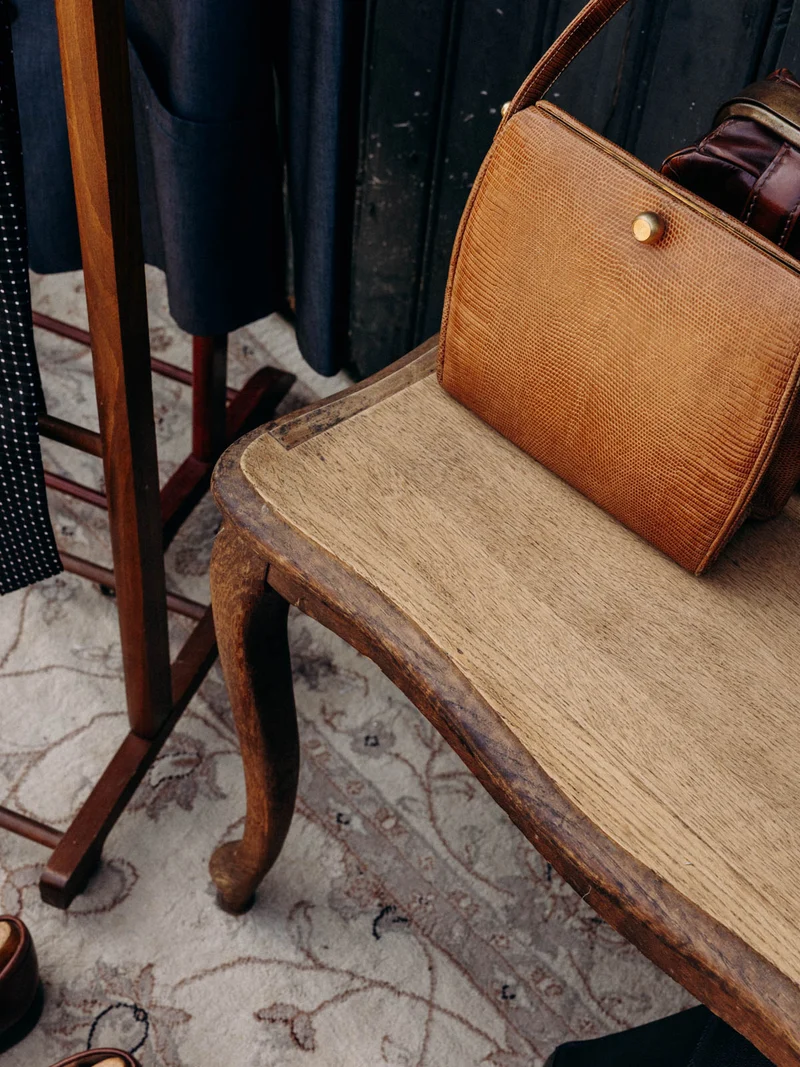 Francine, la table d'appoint élégante et rustique N°1029