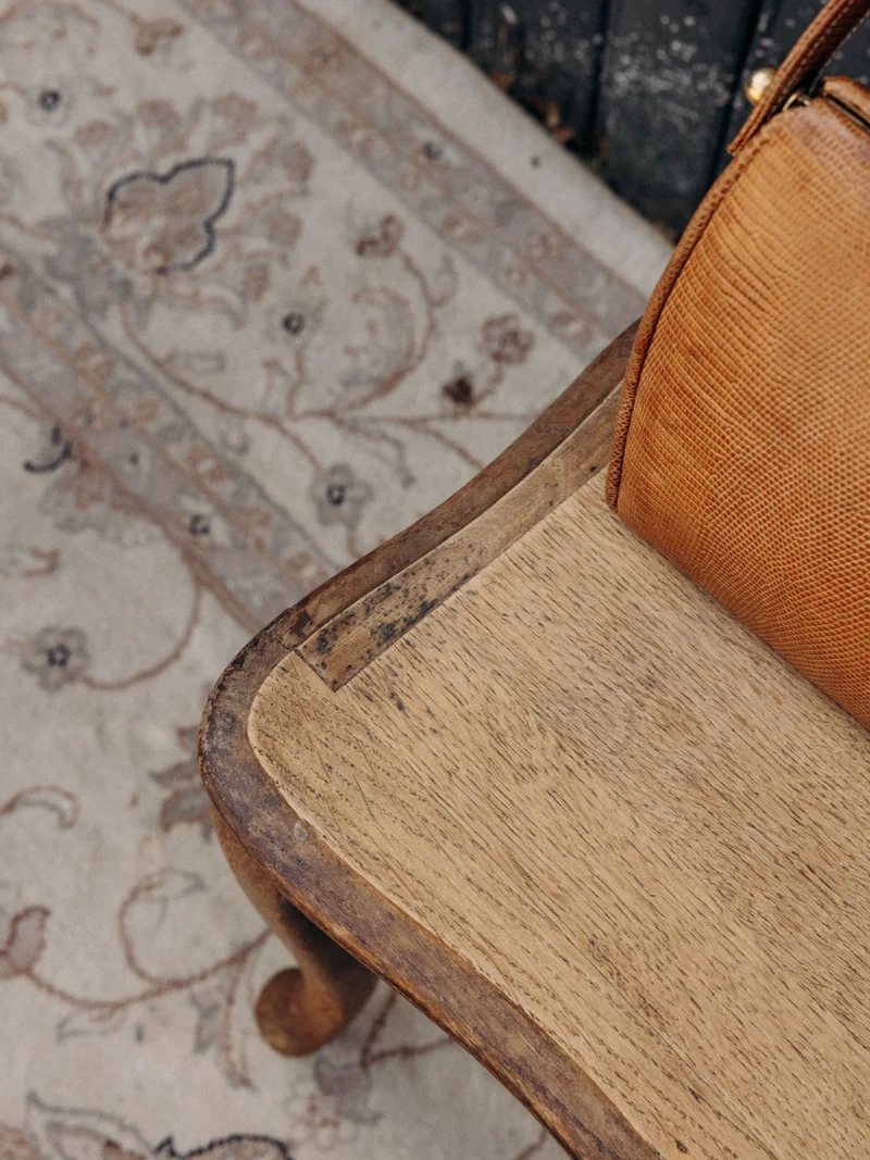 Francine, la table d'appoint élégante et rustique N°1029