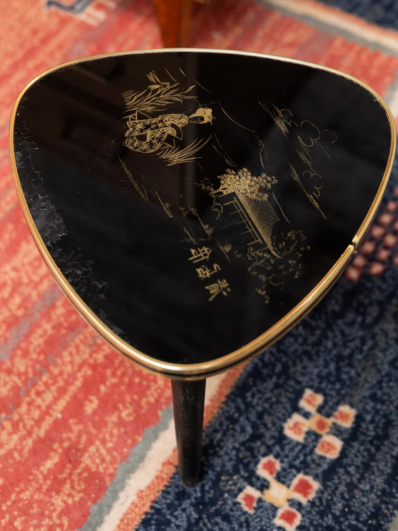 Francine, la table d'appoint aux inspirations japonaises N°1049