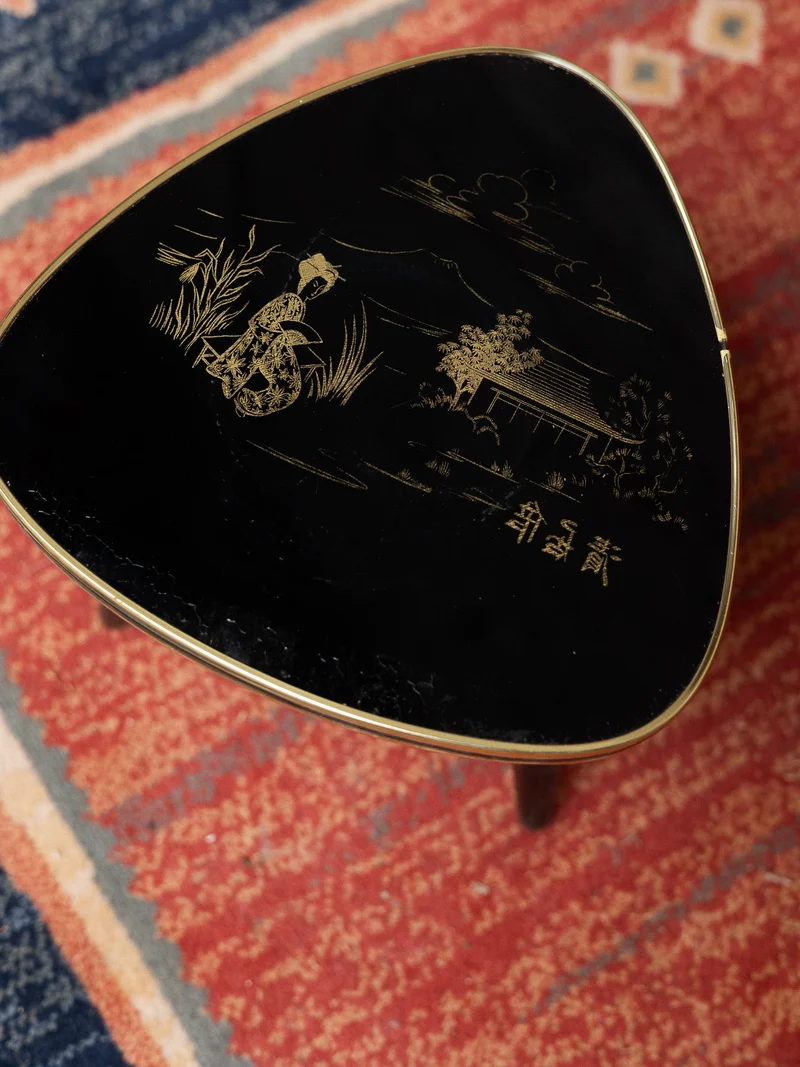 Francine, la table d'appoint aux inspirations japonaises N°1049