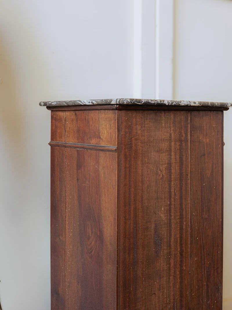 Odile, la table au plateau en marbre de chevet N°1418