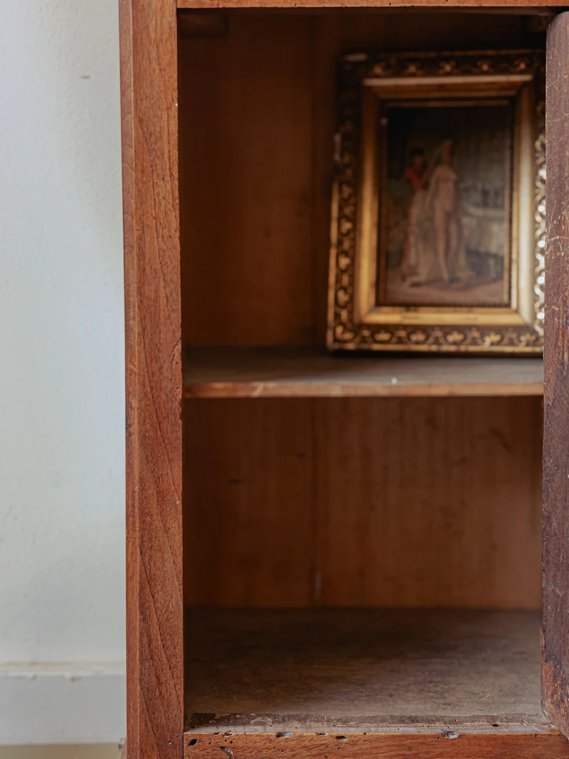 Odile, la table au plateau en marbre de chevet N°1418
