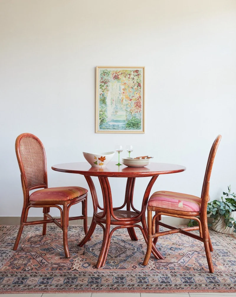 Romy, la table à manger en rotin N°1430