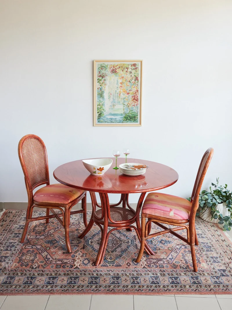 Romy, la table à manger en rotin N°1430