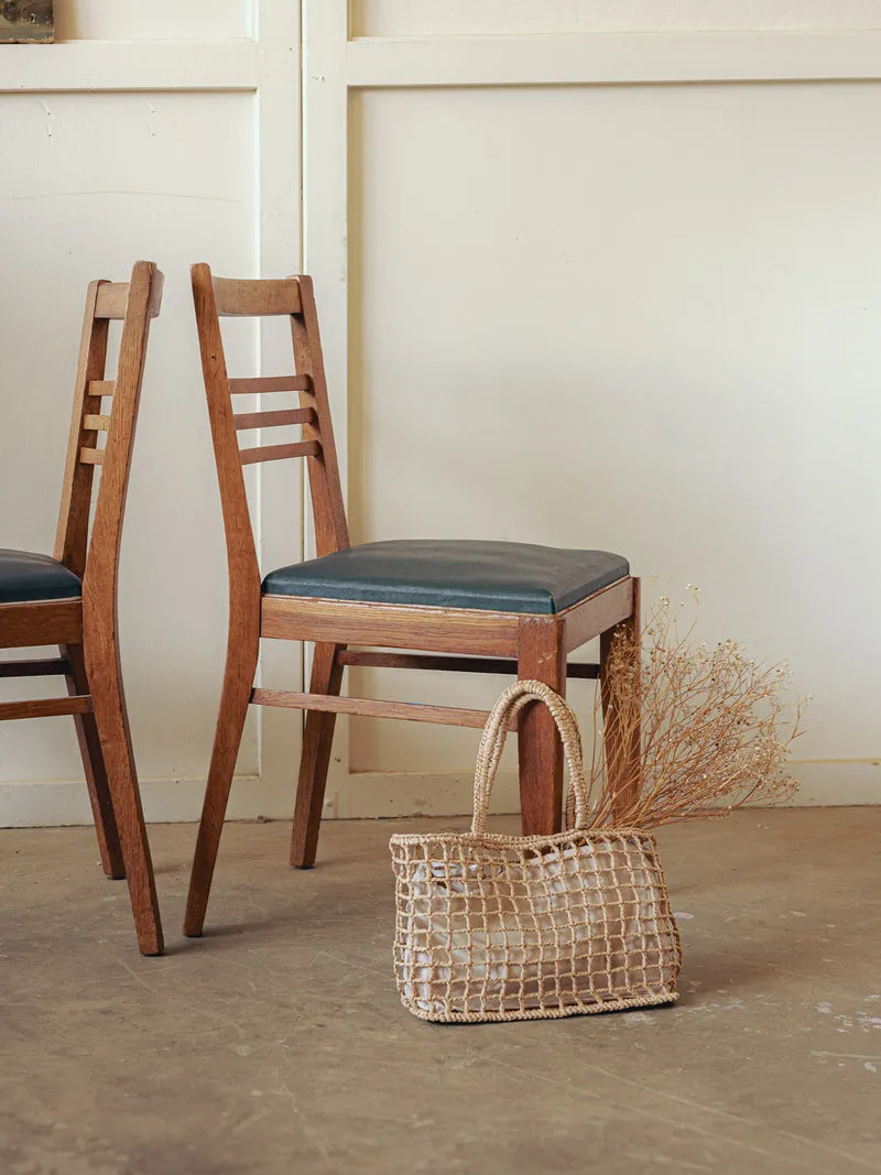 Alma, la paire de chaises mid-century vert cèdre N°1661