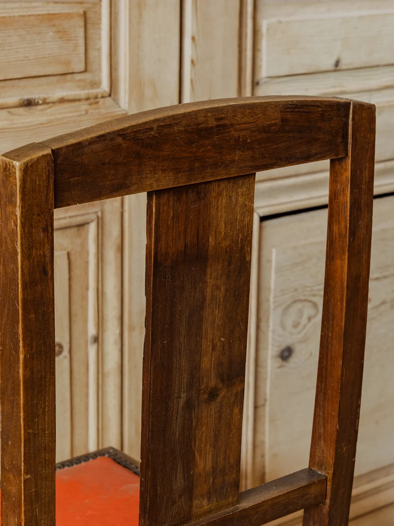 Claude, le lot de 6 chaises en bois et velours rouge N°1352