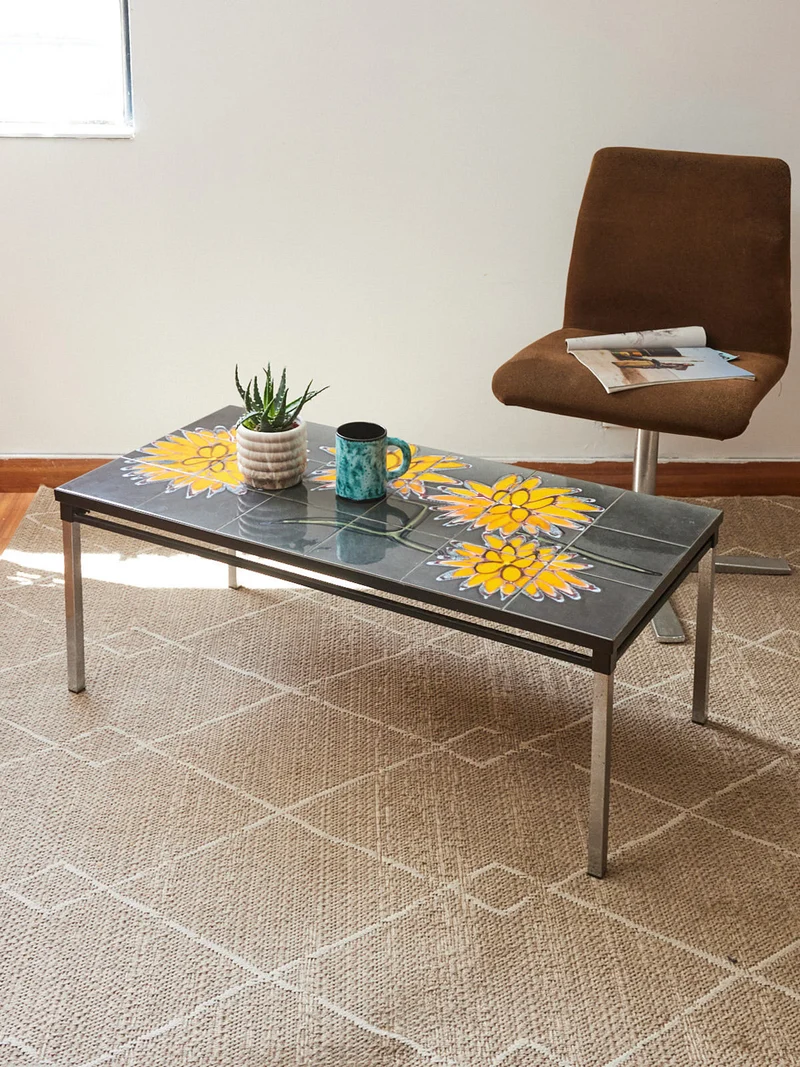 Donna, la table basse en céramique N°1048