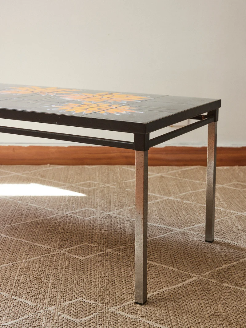 Donna, la table basse en céramique N°1048