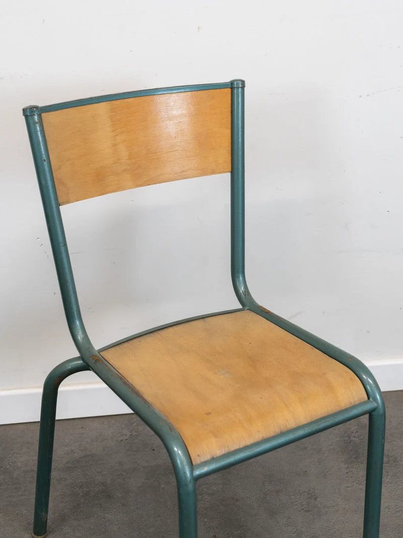 Claude, le lot de 6 chaises d'école N°1366