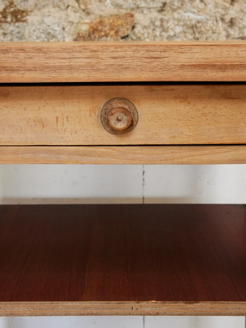 Francine, la table d'appoint en bois N°1024