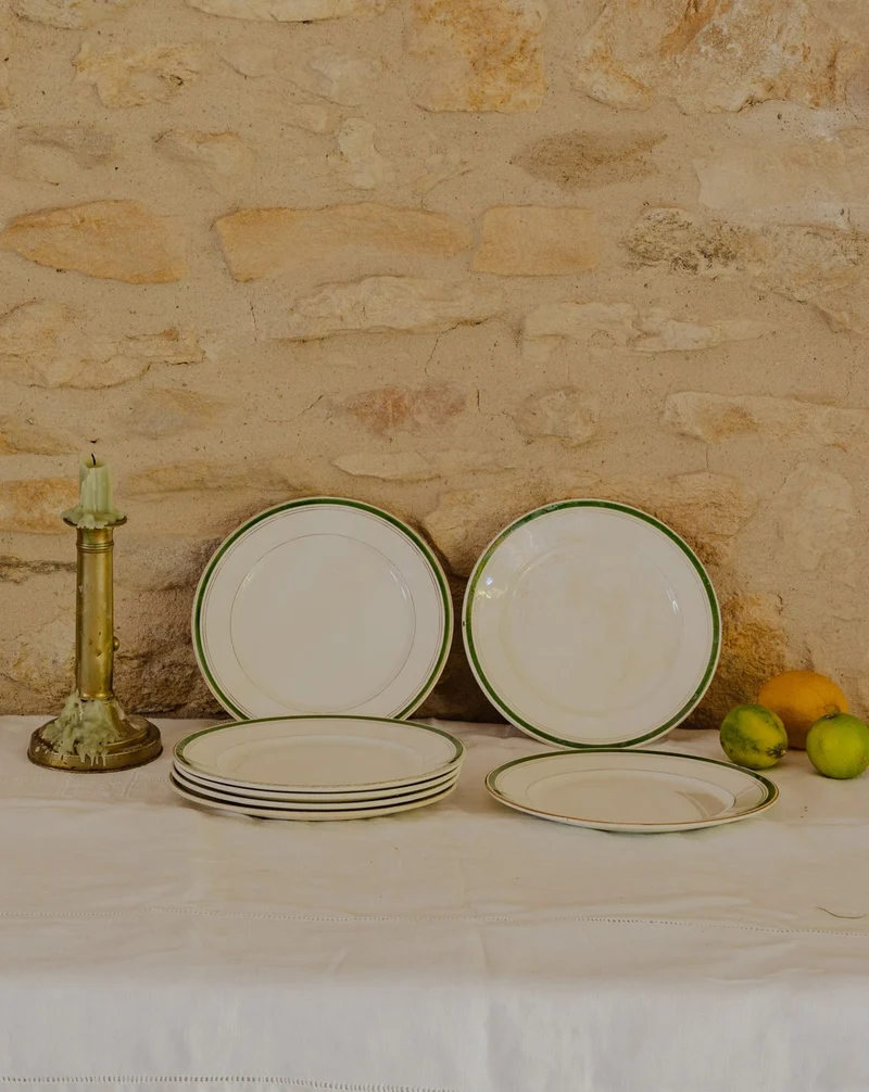 Antoinette, le lot de 7 assiettes en faïence N°300