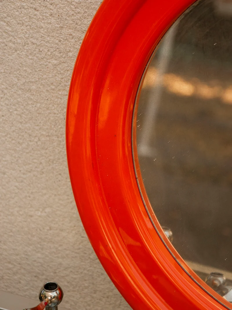 Igor, le miroir italien à l'encadrement orange vif N°1076