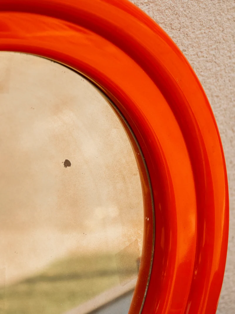 Igor, le miroir italien à l'encadrement orange vif N°1076