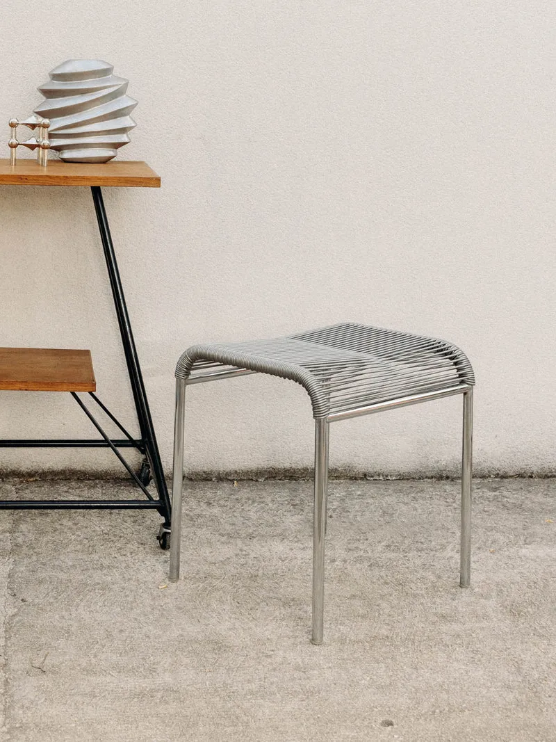 Axel, le tabouret scoubidou au design audacieux N°688