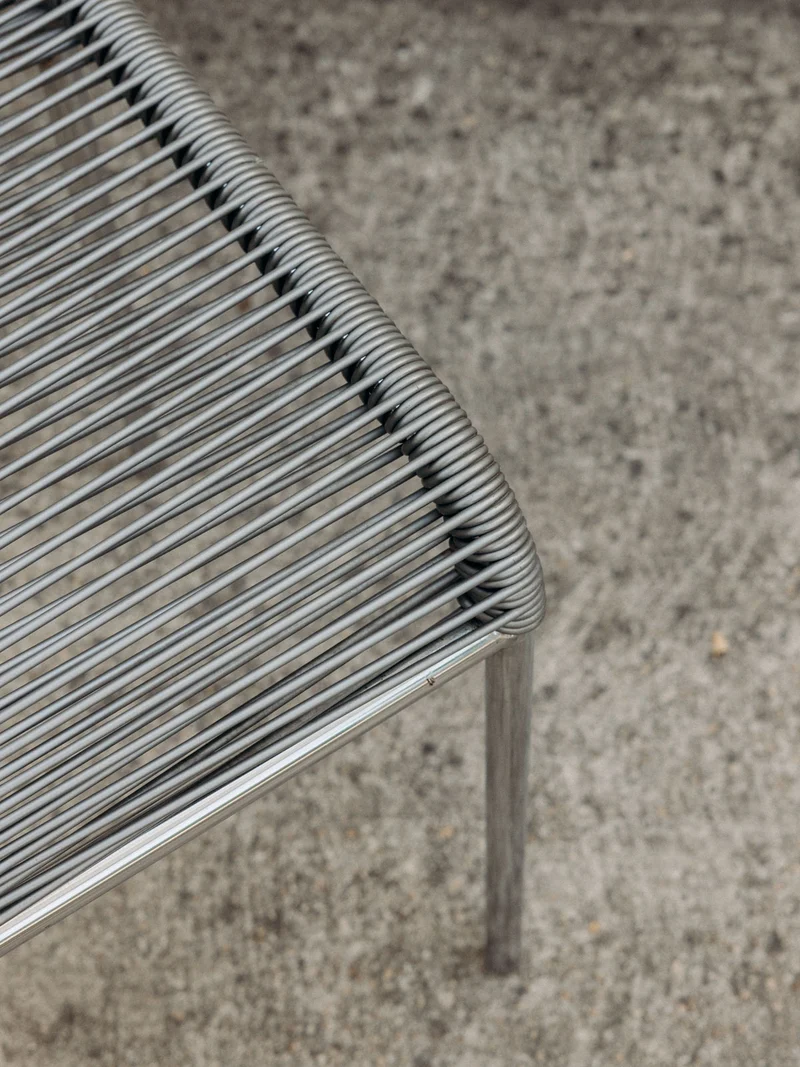 Axel, le tabouret scoubidou au design audacieux N°688