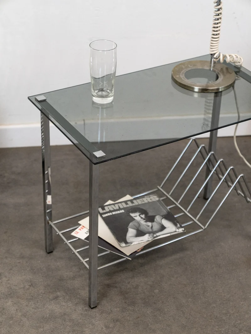 Hanna, la table d'appoint en verre et métal N°1391