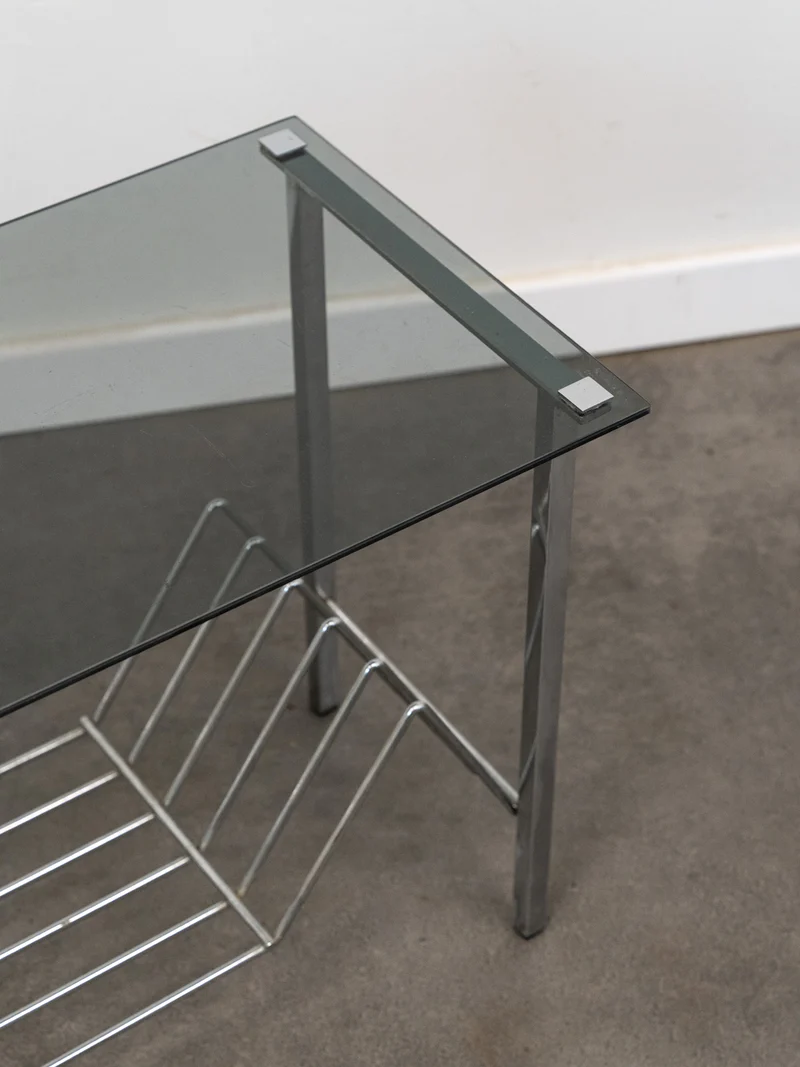 Hanna, la table d'appoint en verre et métal N°1391