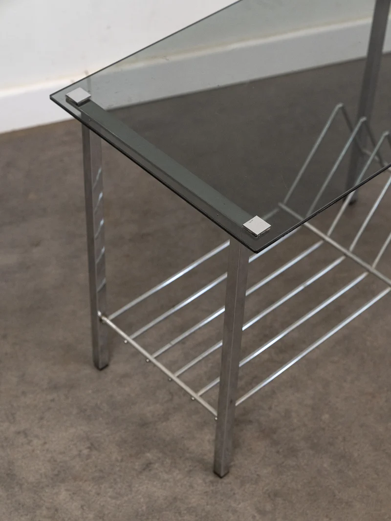 Hanna, la table d'appoint en verre et métal N°1391