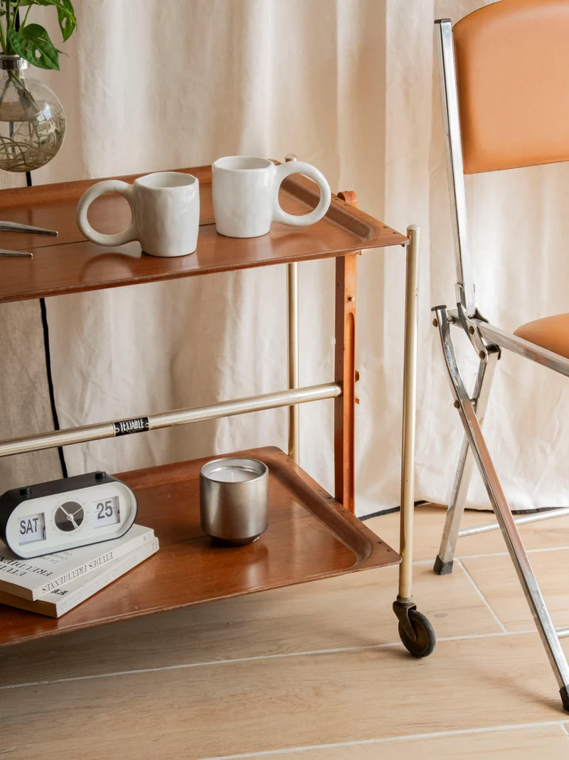 Anouk, la desserte pliante au placage en bois N°334
