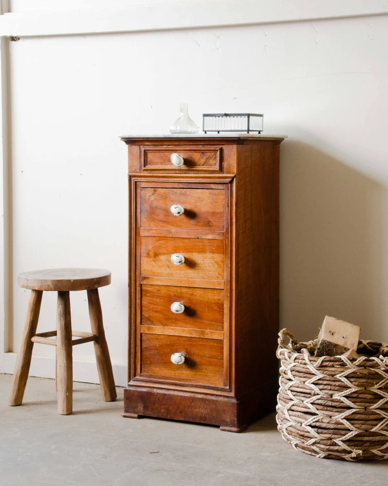 Odile, la table de chevet avec son plateau en marbre N°1371