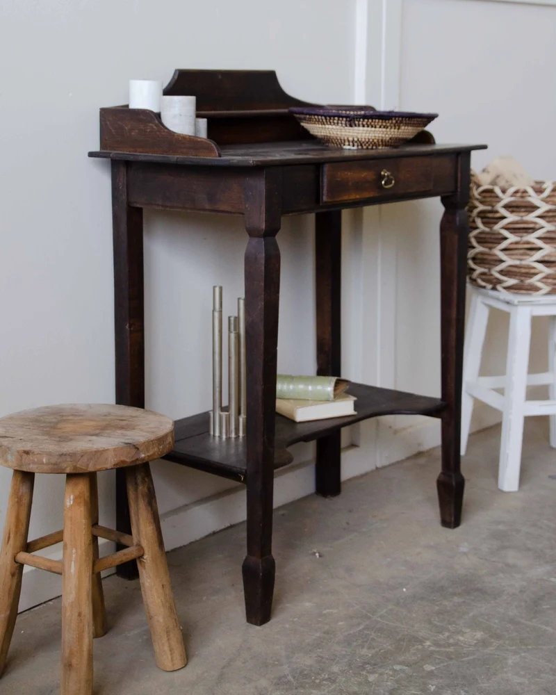 Edouard, le bureau brun foncé N°725