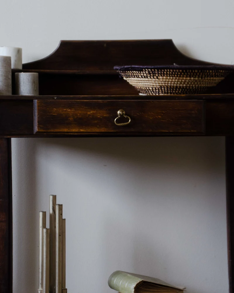Edouard, le bureau brun foncé N°725