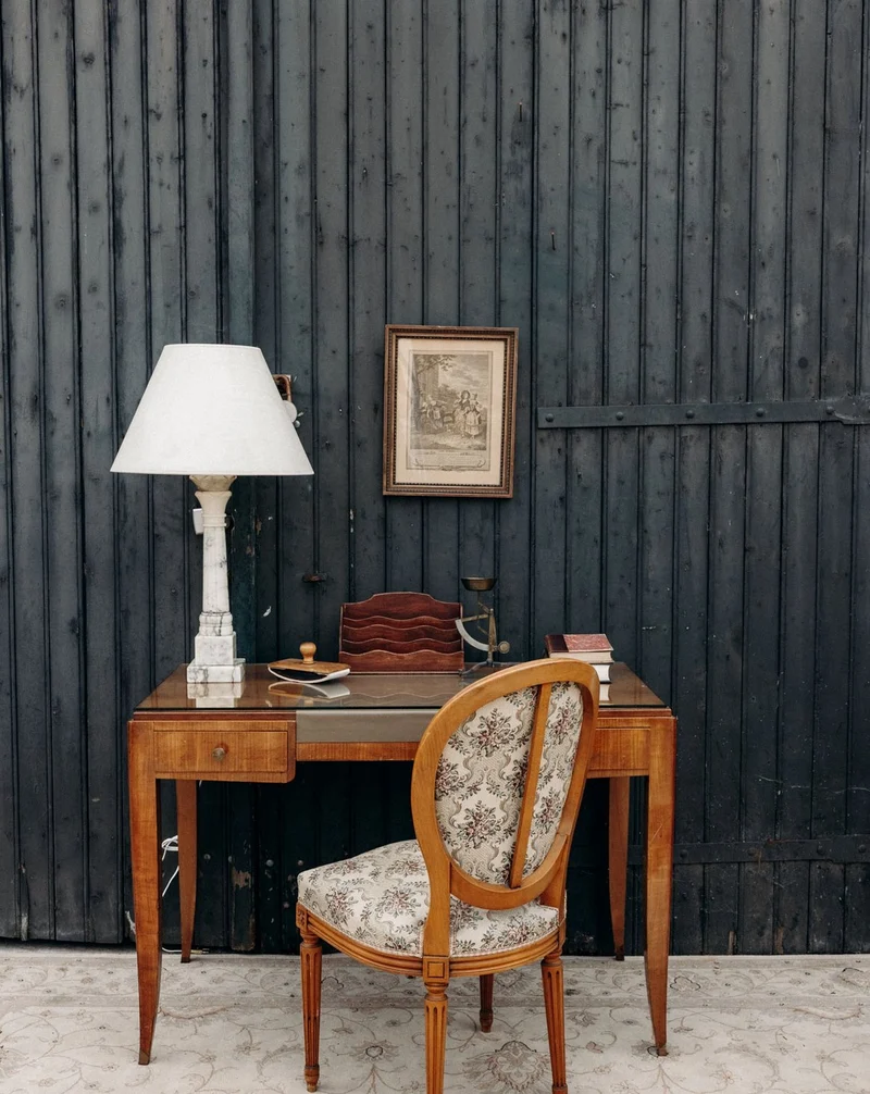 Edouard, le bureau ancien en bois au style Louis XVI N°723
