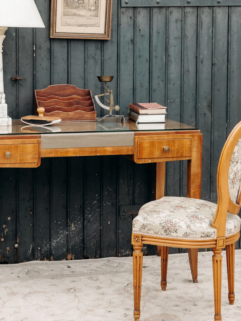 Edouard, le bureau ancien en bois au style Louis XVI N°723