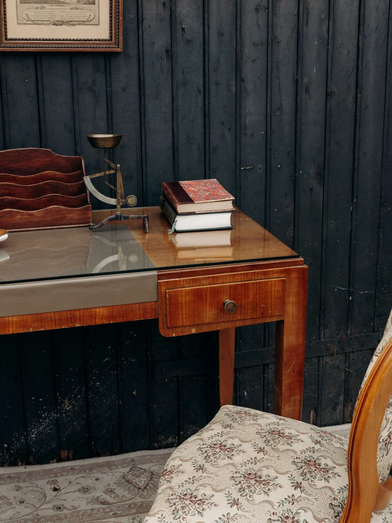 Edouard, le bureau ancien en bois au style Louis XVI N°723
