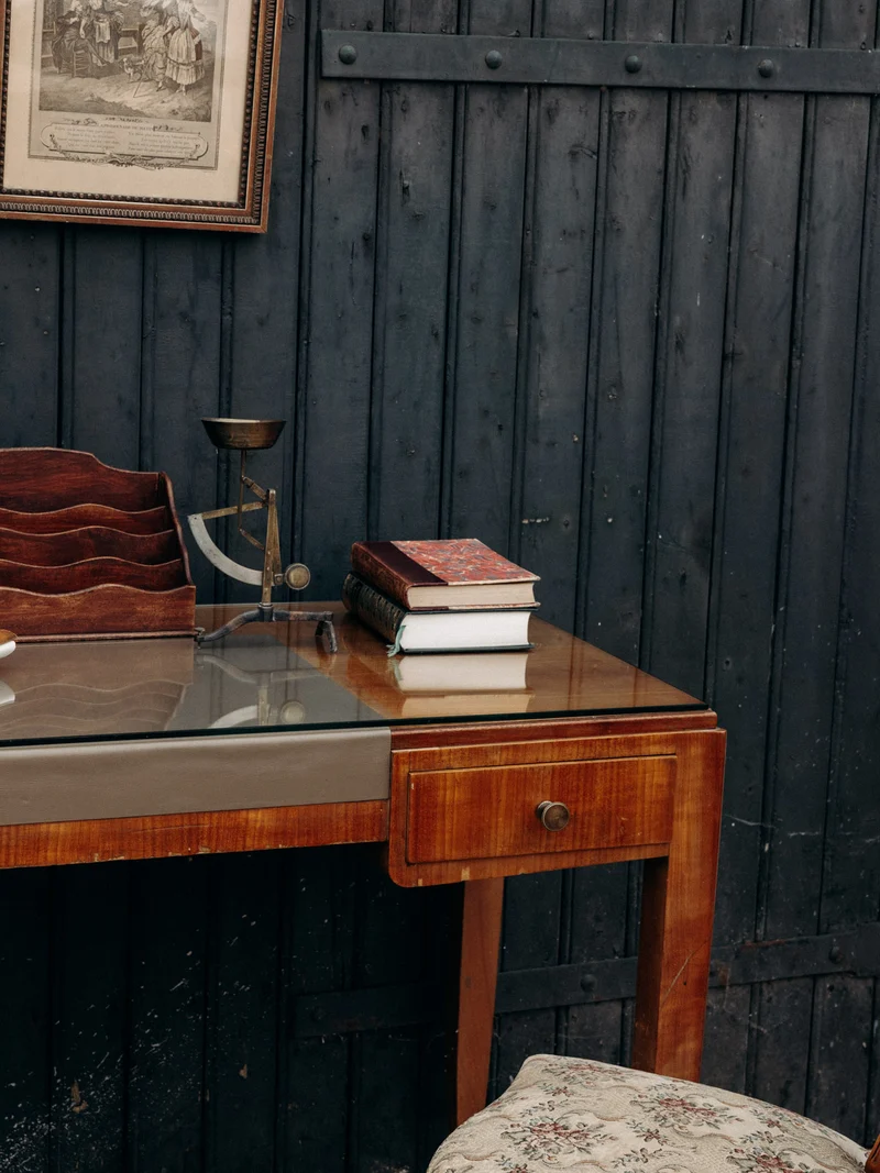 Edouard, le bureau ancien en bois au style Louis XVI N°723