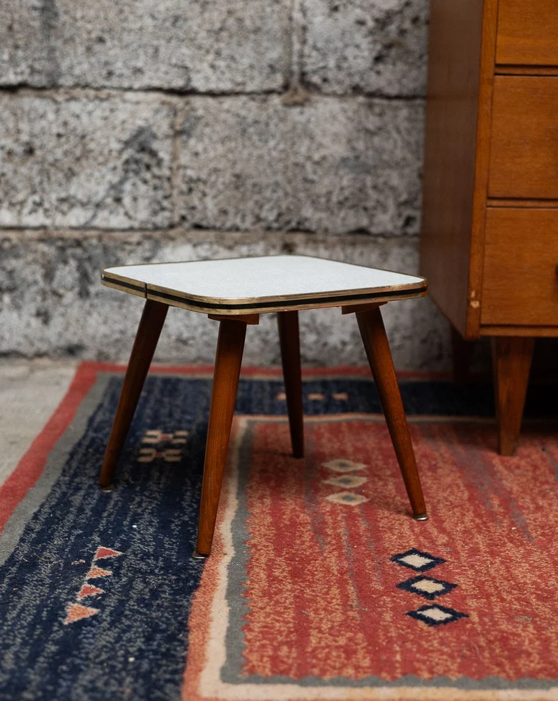 Axel, le tabouret contemporain intemporel N°689