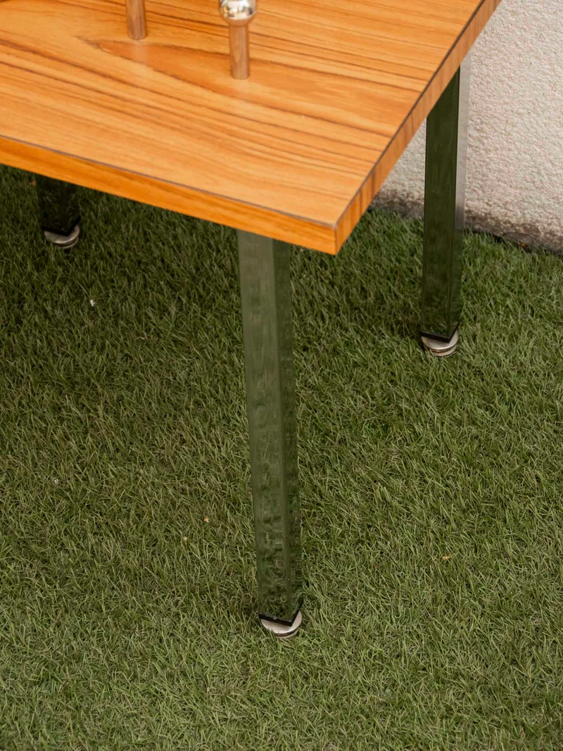 Hanna, la table d'appoint au design seventies rétro N°1382