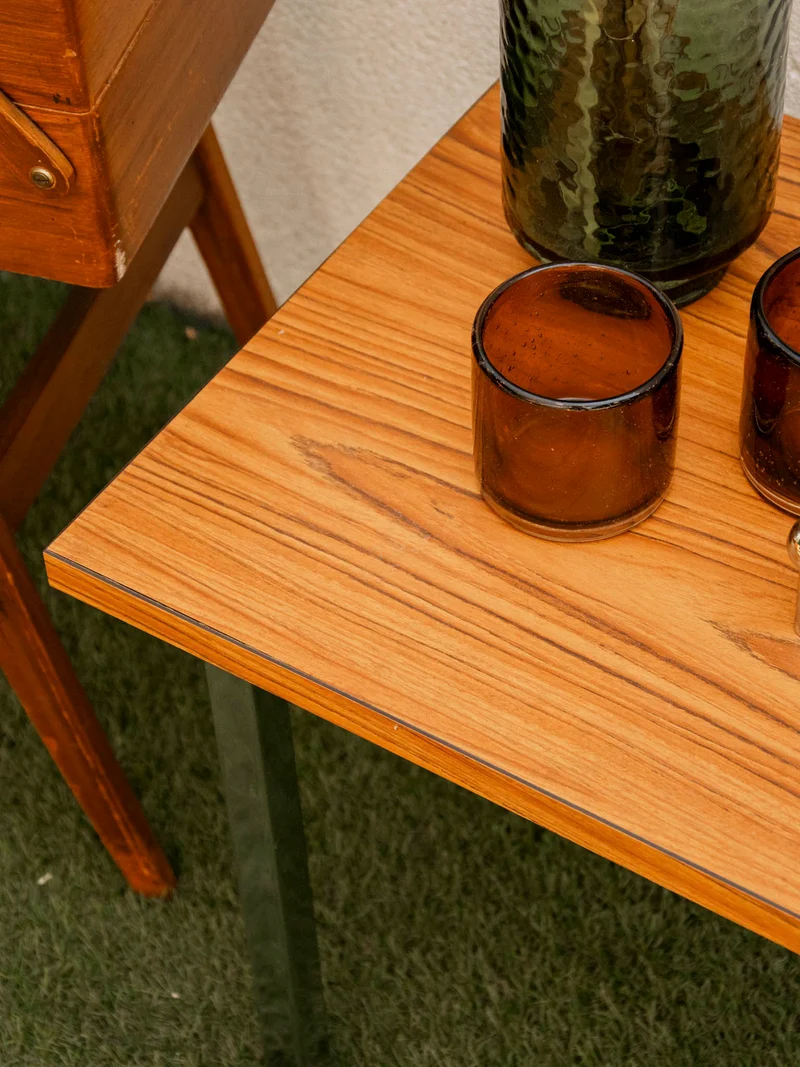 Hanna, la table d'appoint au design seventies rétro N°1382