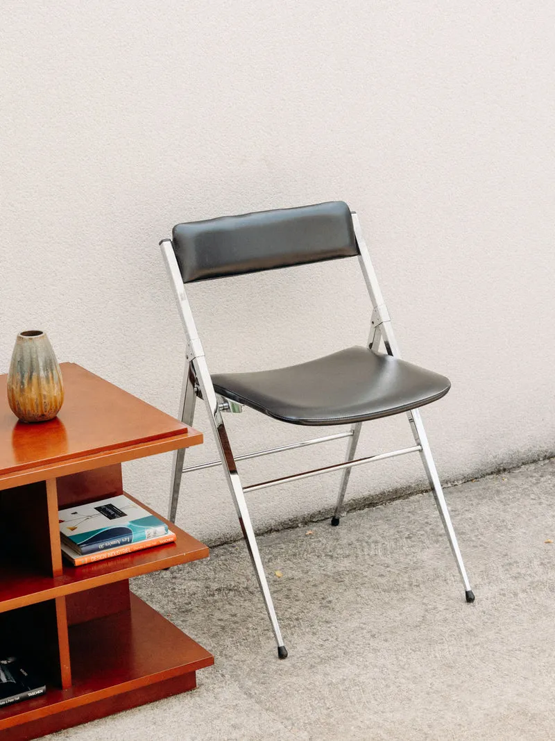 Alma, la chaise pliante des années 70 en simili cuir N°1653