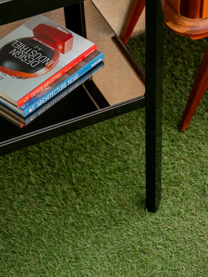 Hanna, la table d'appoint au design emblématique N°1389
