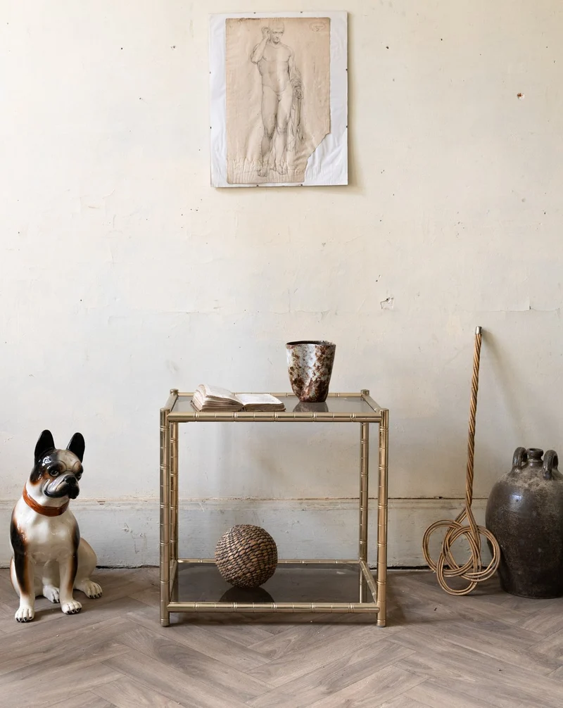 Hanna, la table d'appoint en verre et métal N°1387
