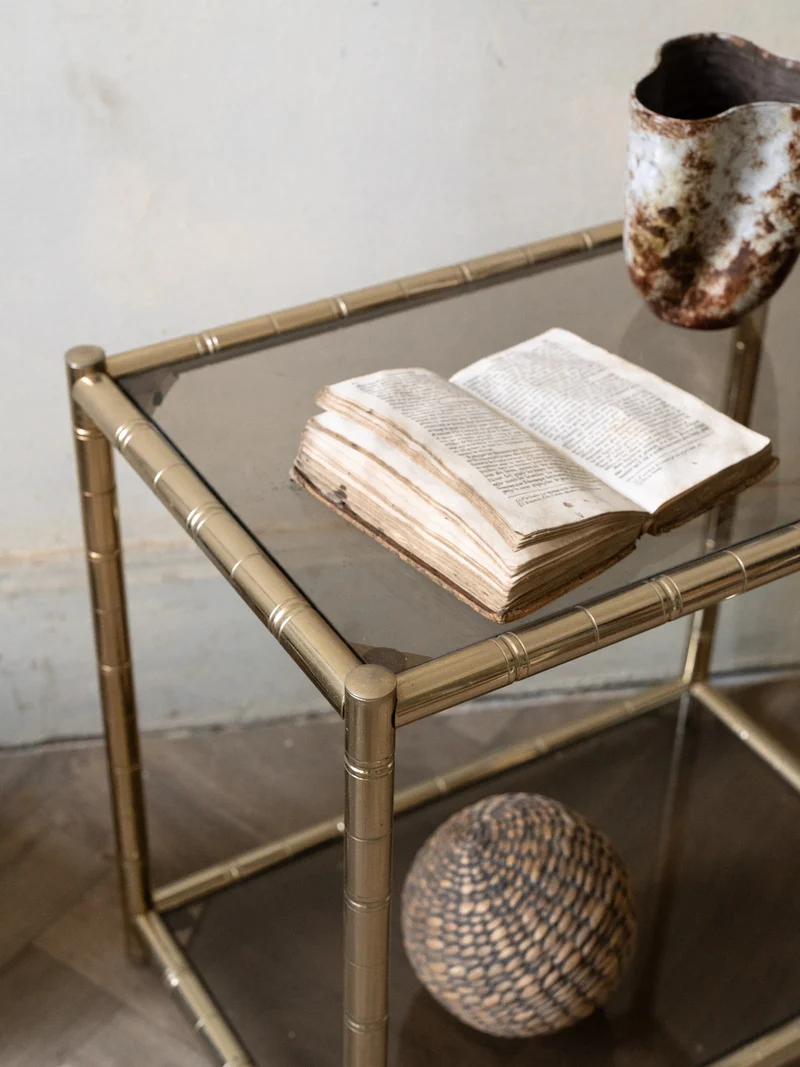 Hanna, la table d'appoint en verre et métal N°1387