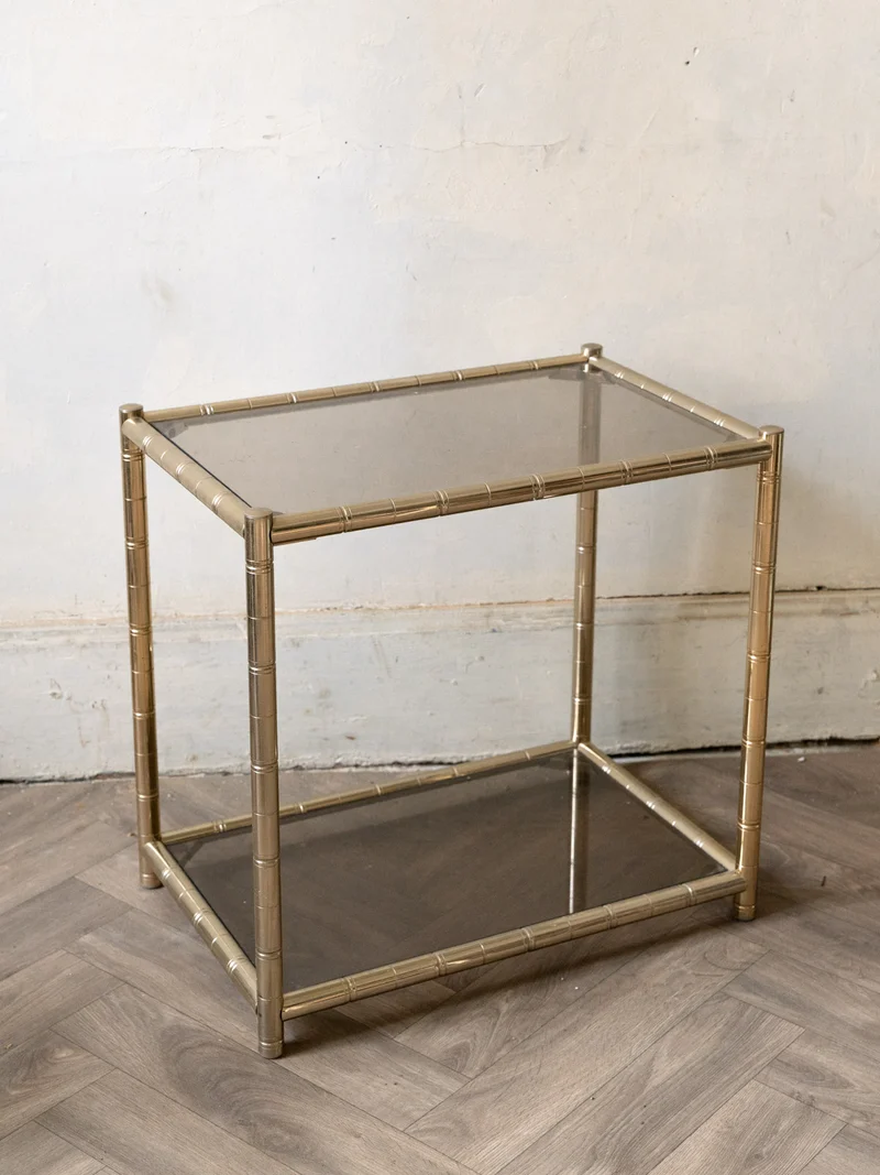 Hanna, la table d'appoint en verre et métal N°1387