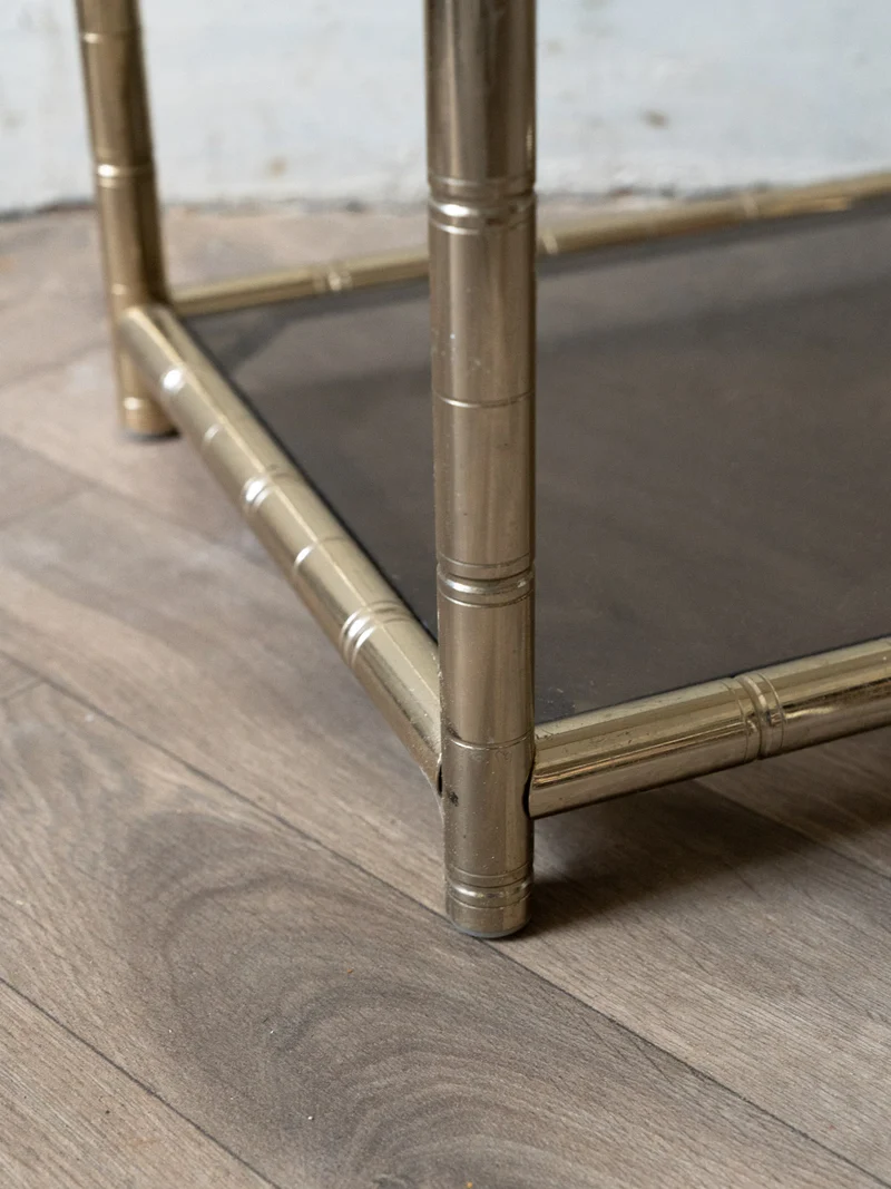 Hanna, la table d'appoint en verre et métal N°1387