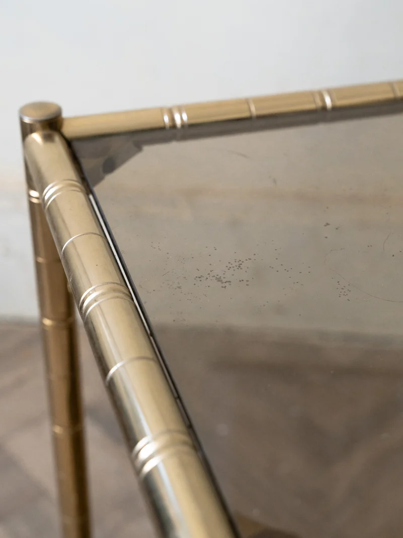 Hanna, la table d'appoint en verre et métal N°1387