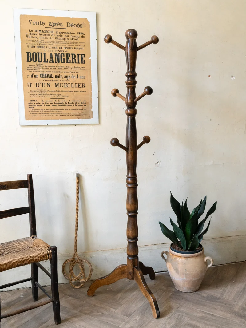 Max, le porte-manteau en bois tourné N°368