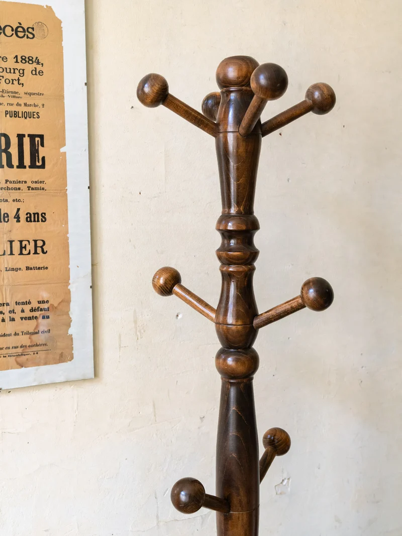 Max, le porte-manteau en bois tourné N°368