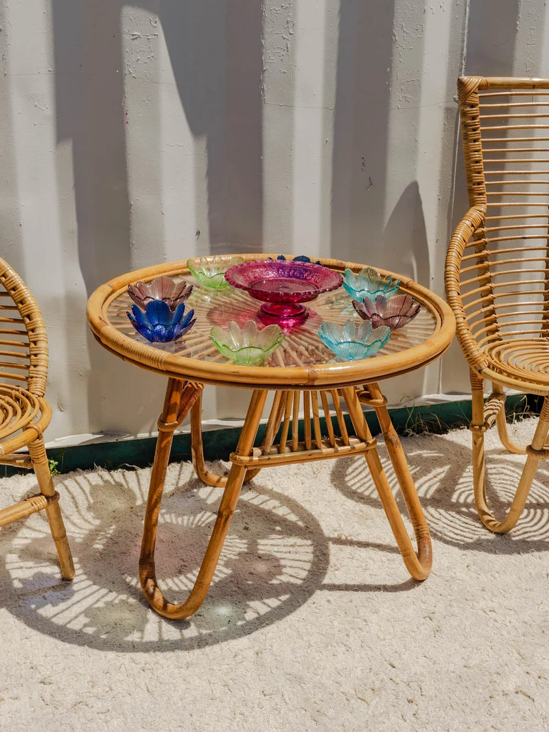Ange, l'ensemble de table et fauteuils en rotin N°24