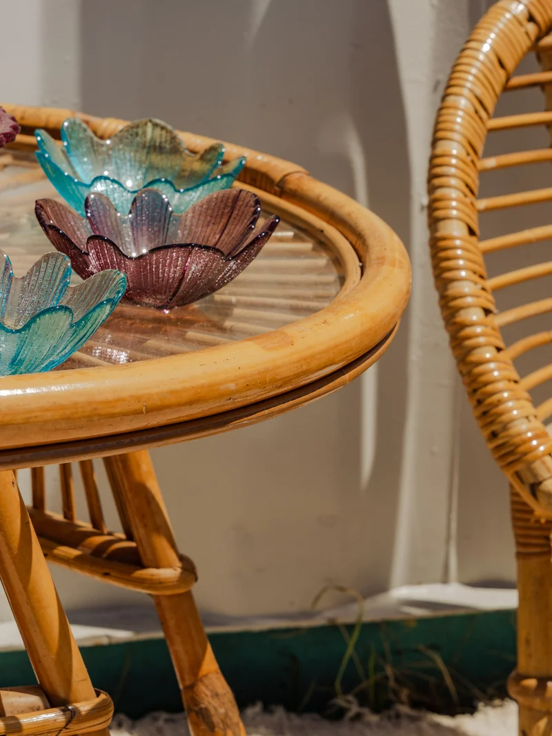 Ange, l'ensemble de table et fauteuils en rotin N°24