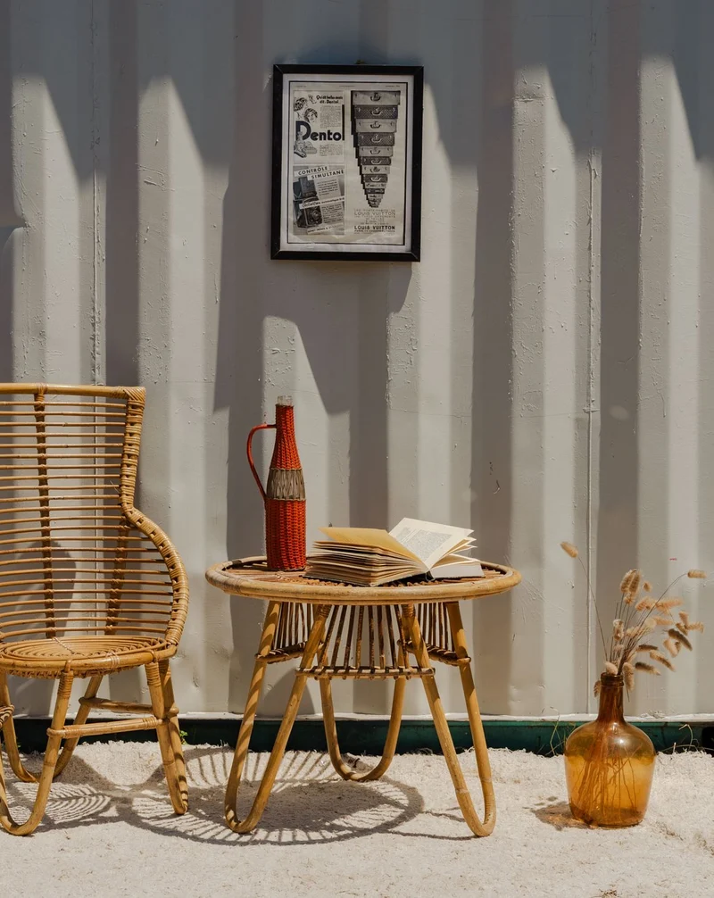 Francine, la table d'appoint en rotin N°1039