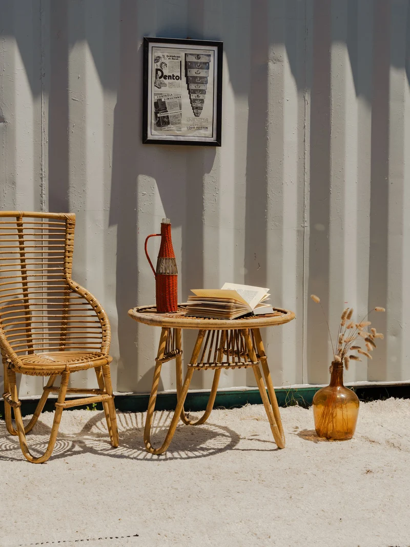 Francine, la table d'appoint en rotin N°1039