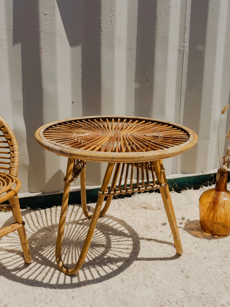 Francine, la table d'appoint en rotin N°1039