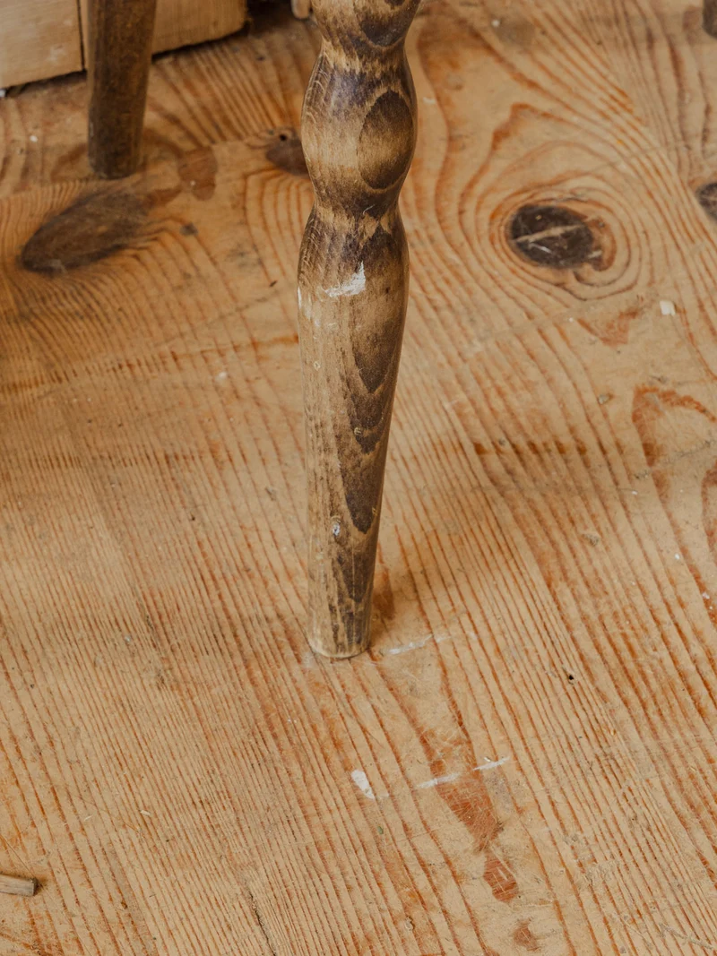 Regis, le tabouret en bois N°1419