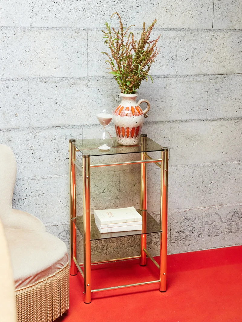 Hanna, la table d'appoint en chrome doré N°1363